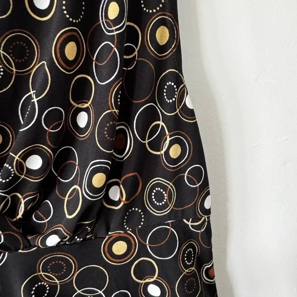 Y2k Black Sleeveless top with Circle Pattern - Picture 3 of 6